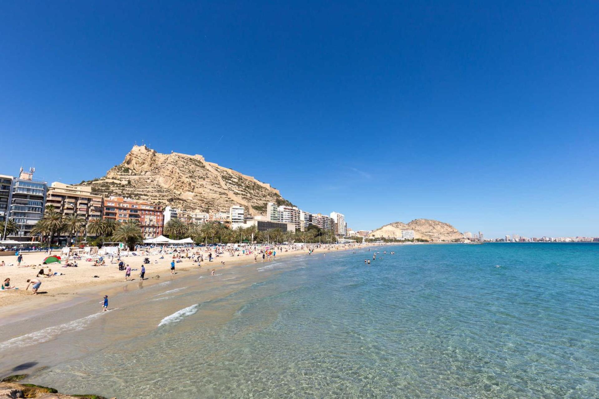 Alicante Colorful Penthouse Center 5A ภายนอก รูปภาพ